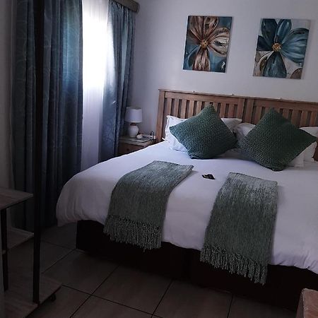Sleep@161 Benade Drive Appartement Bloemfontein Buitenkant foto